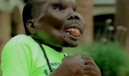 喜剧丑男爆料视频播放,揭秘幕后笑料连连